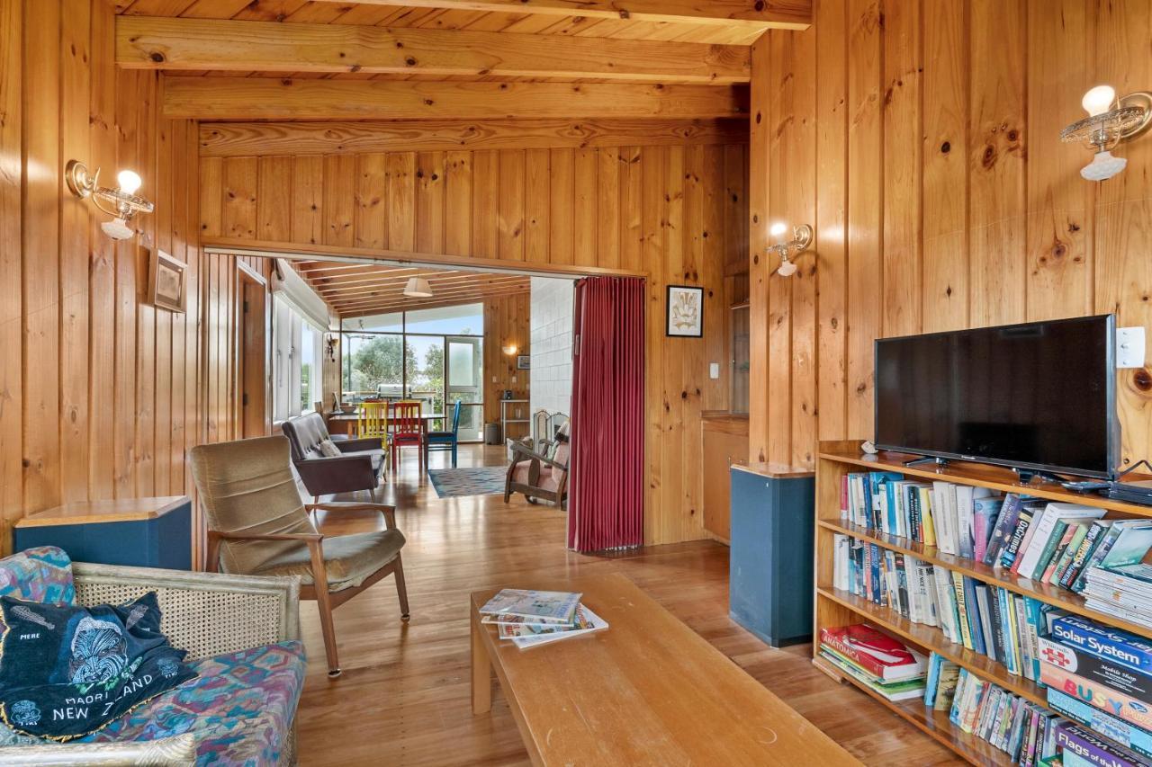 Queenie - Waikanae Beach Holiday Home Buitenkant foto