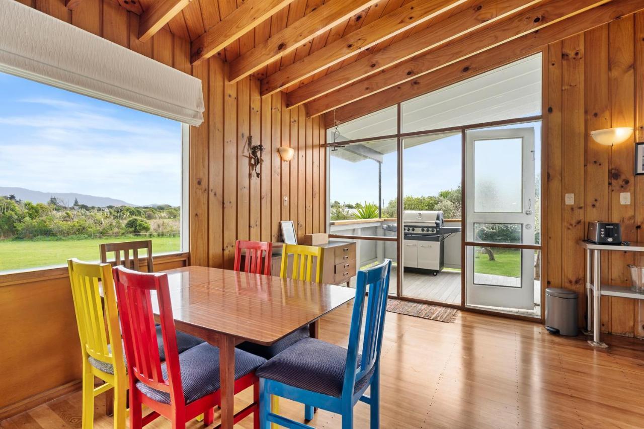 Queenie - Waikanae Beach Holiday Home Buitenkant foto