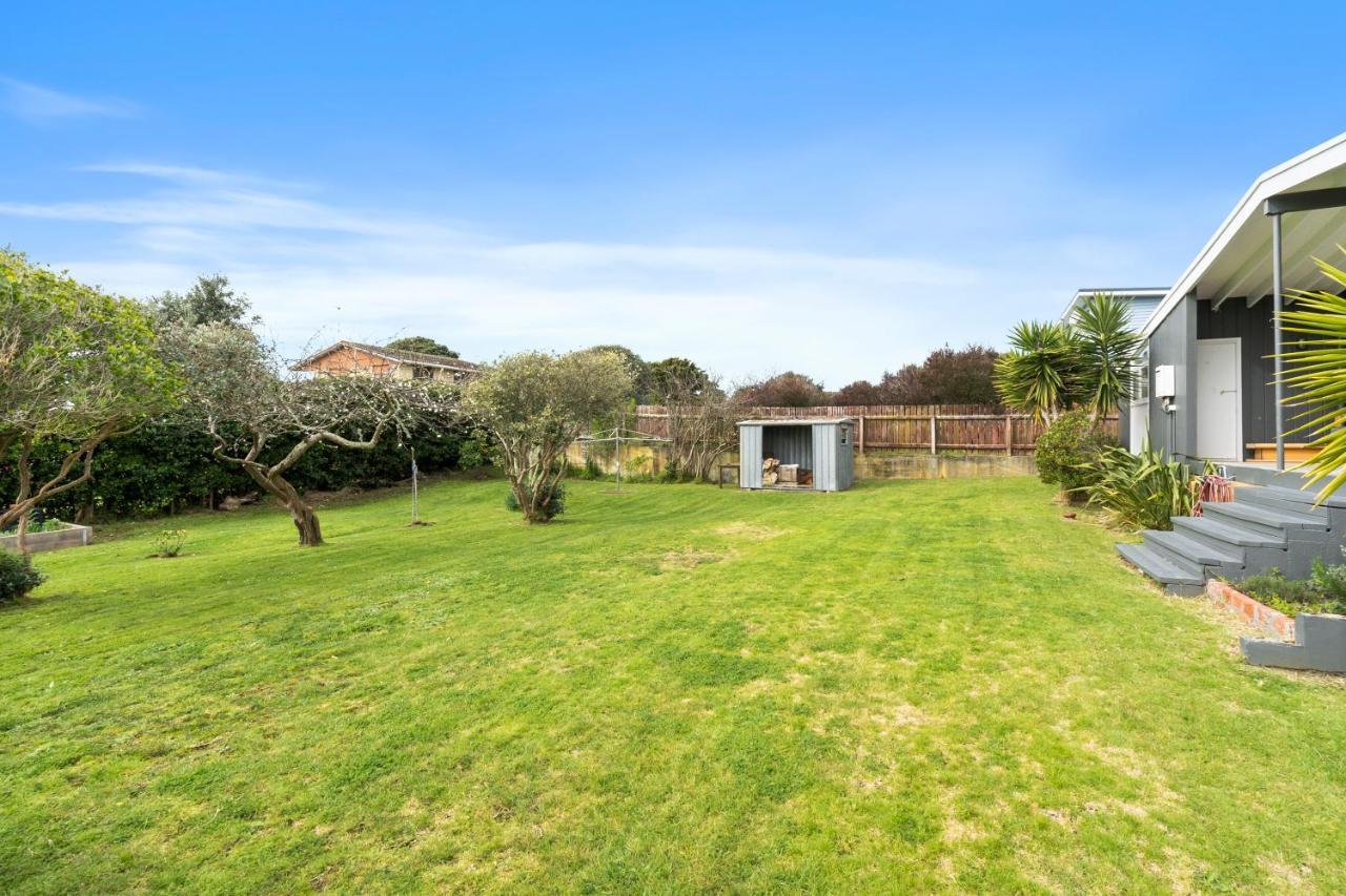 Queenie - Waikanae Beach Holiday Home Buitenkant foto