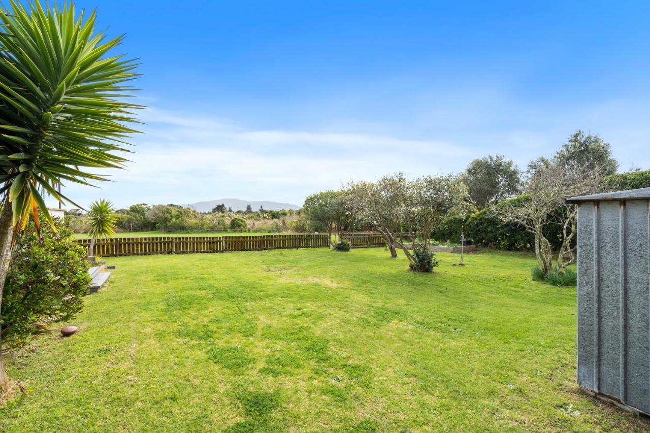 Queenie - Waikanae Beach Holiday Home Buitenkant foto