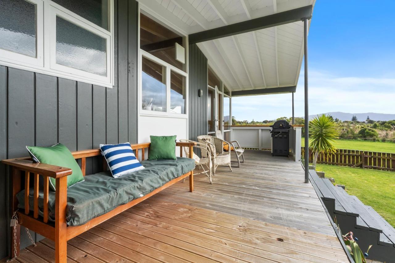 Queenie - Waikanae Beach Holiday Home Buitenkant foto