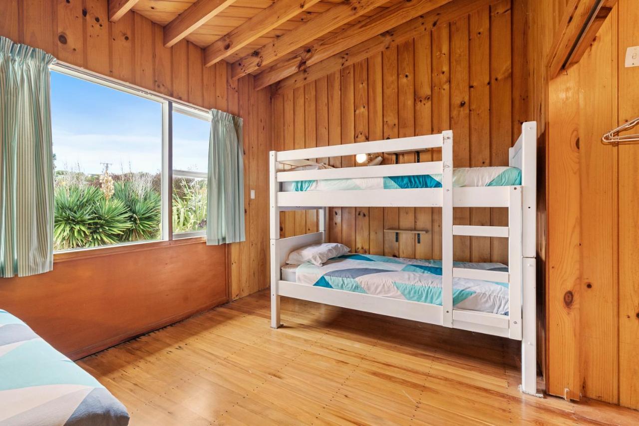 Queenie - Waikanae Beach Holiday Home Buitenkant foto
